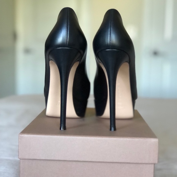 HOST PICK Gianvito Rossi Dasha Heels - Picture 4 of 10